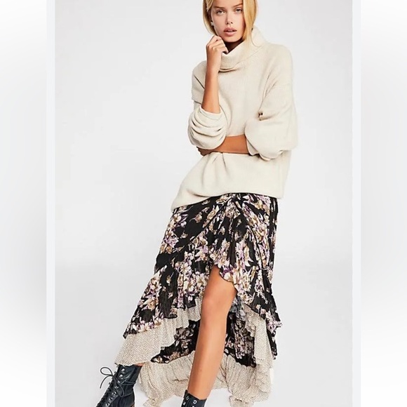 Free People Softly Structured Tunic Sweater Turtleneck Rib Knit S - Picture 1 of 11